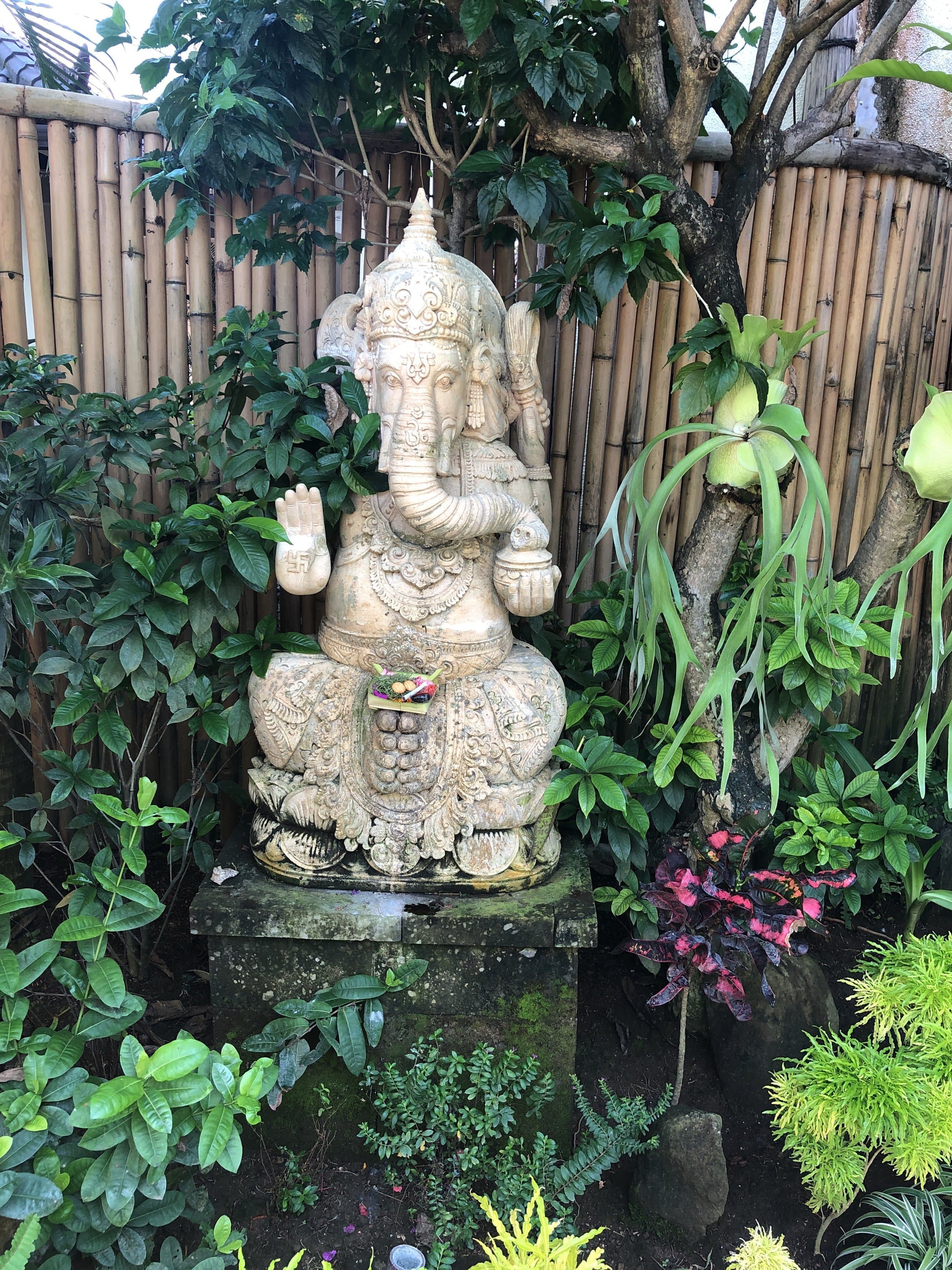 sculpture statue lawn ornament