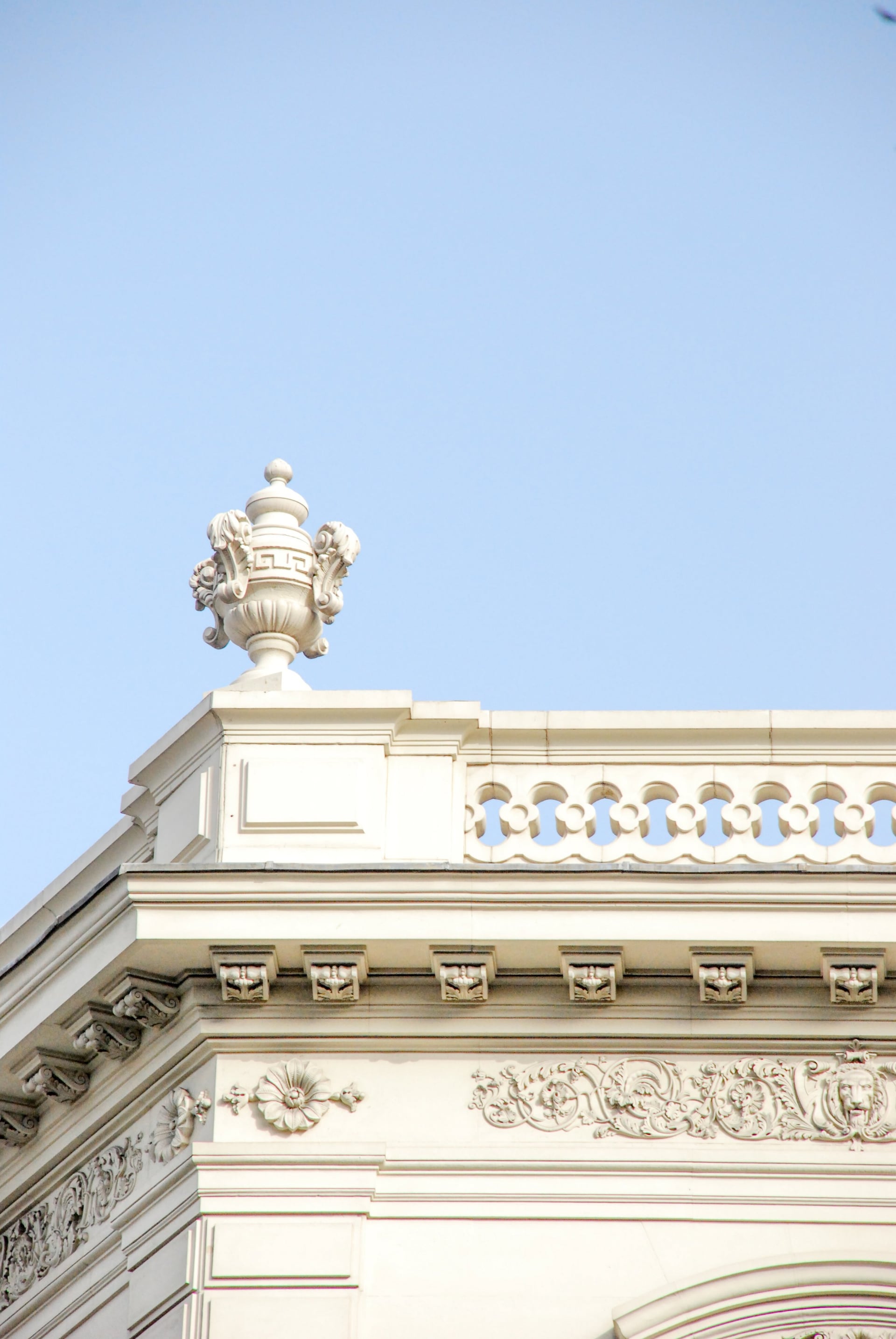 Cover image for Madrid