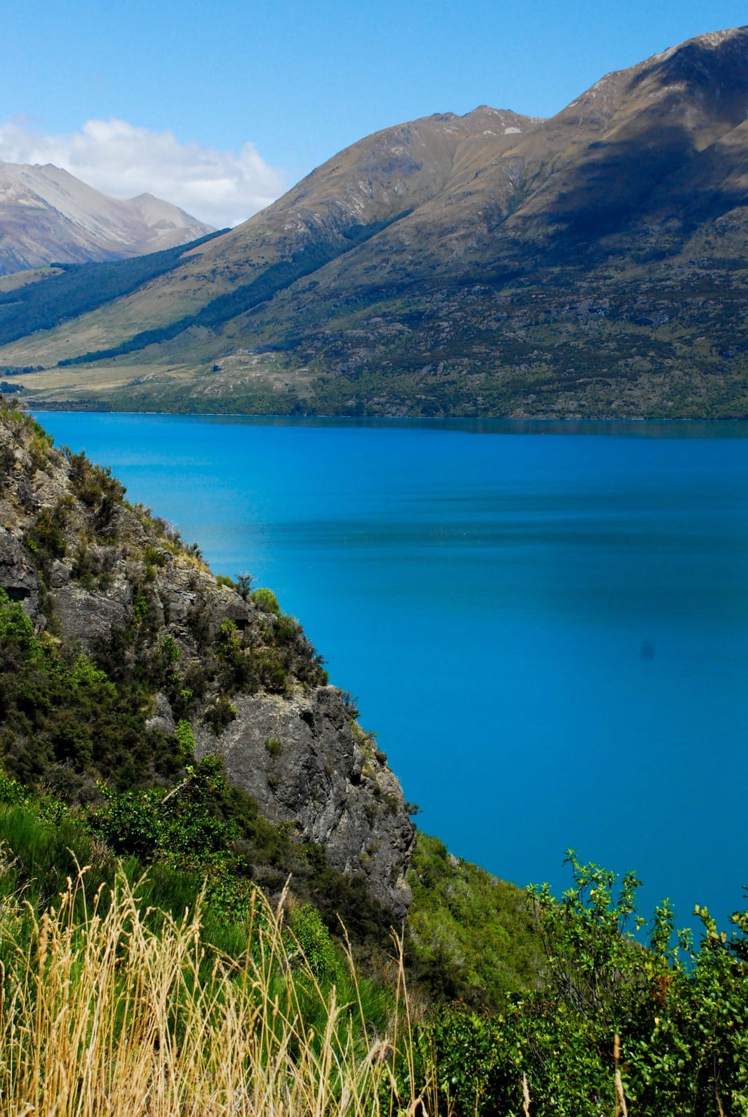 blue mountain lake landscape in New Zealand